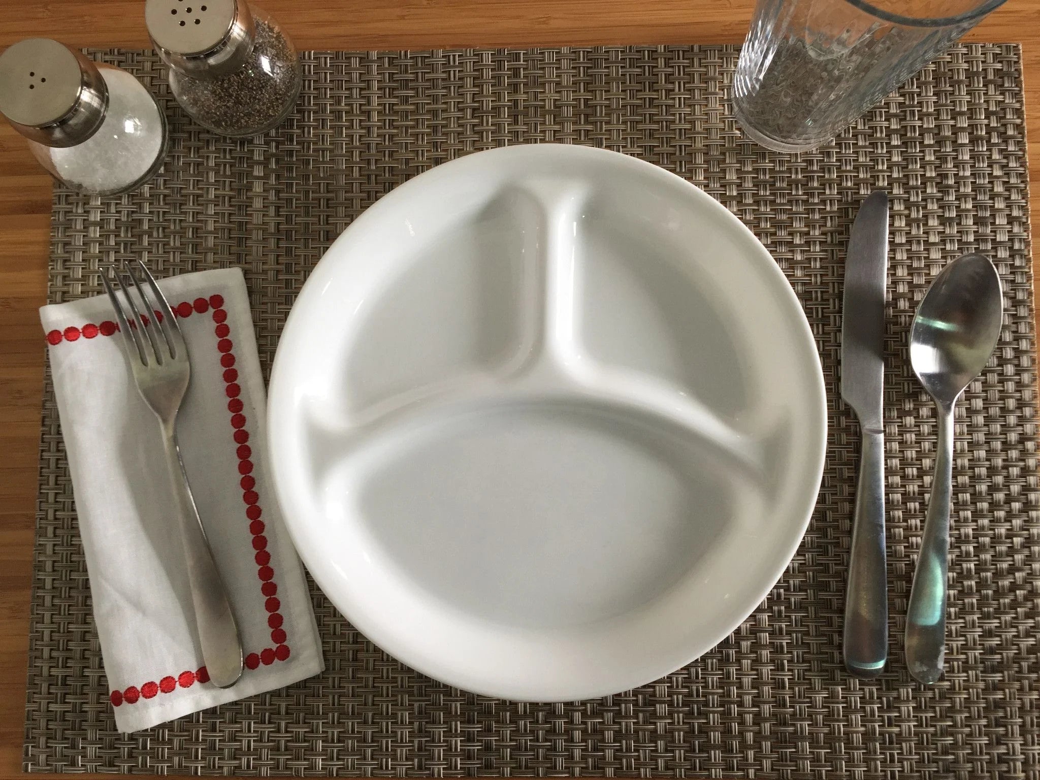 Winter Frost White 8.5 Divided Salad Plate - Image 2